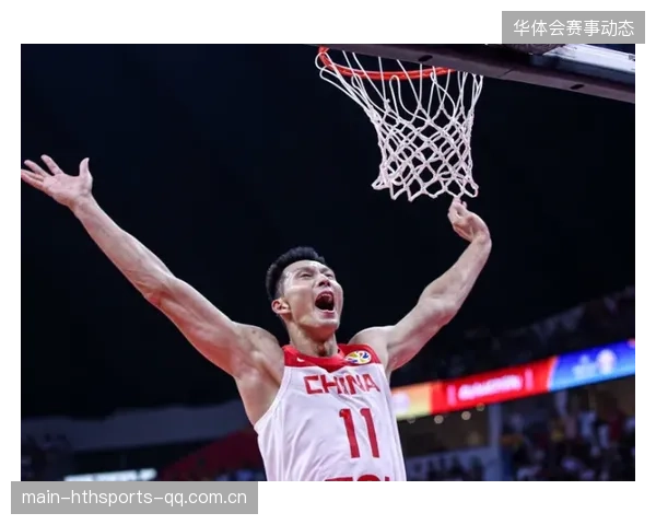 易建联给粉丝签名到手抽筋，背后故事让人动容